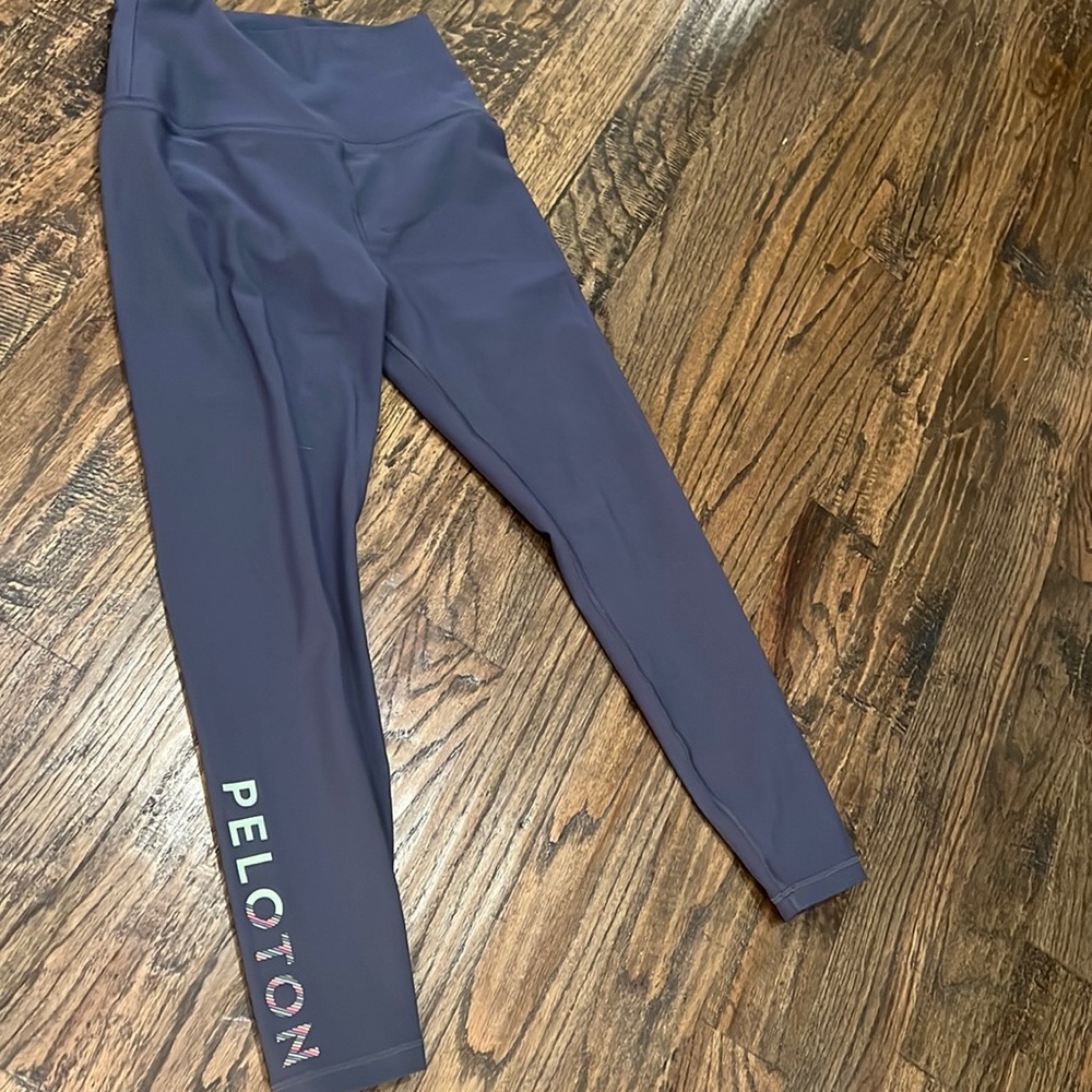 Peloton grey leggings